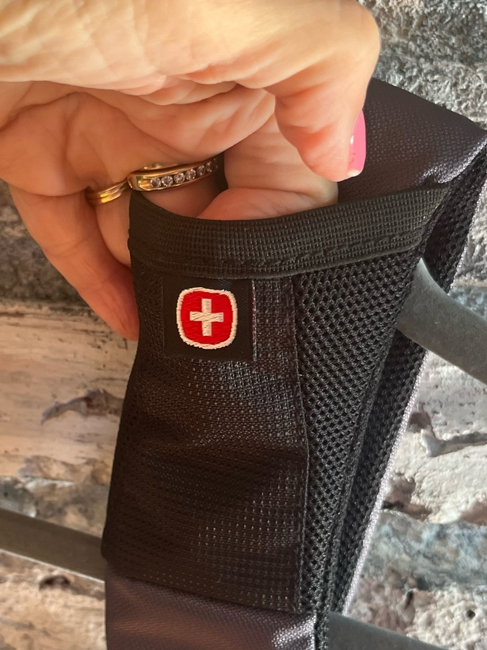 NEW Swiss Gear Black Sling Belt Bag/Padded Comfort Strap Multiple Functionunisex - Picture 7 of 12